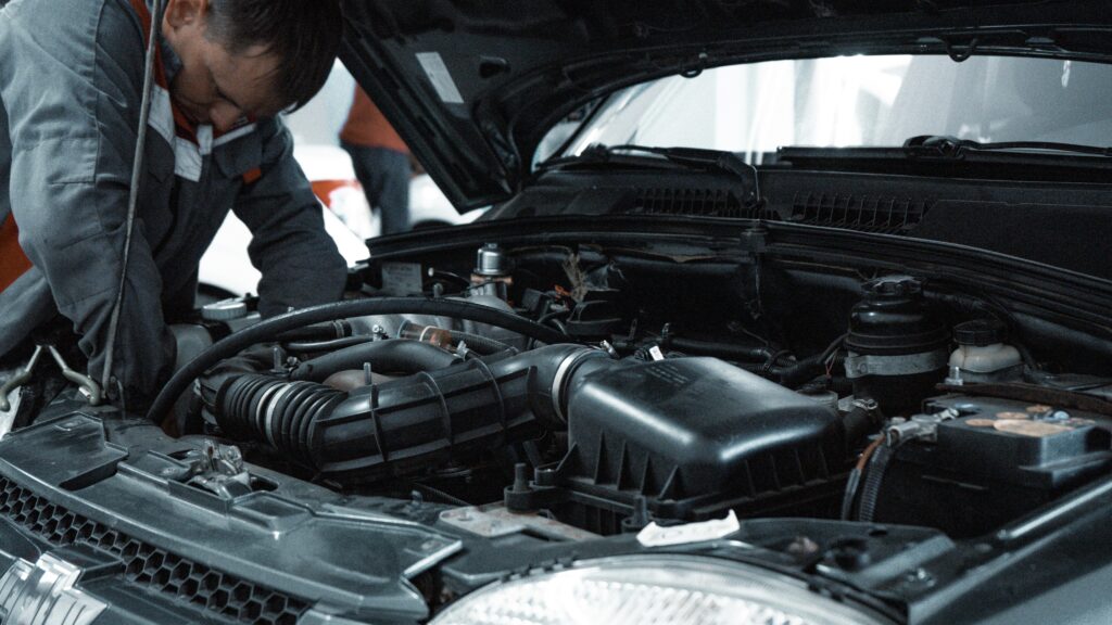 Understanding MotoAssure BBB Ratings and Customer Reviews Before Buying a Vehicle Protection Plan featuring customer review analysis and vehicle service contract details.