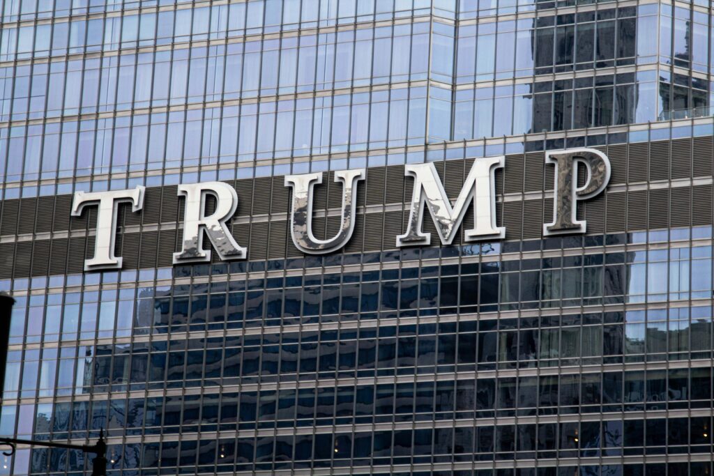 Tony Robbins and Donald Trump guide to business relationships, leadership, public perception, and media coverage.