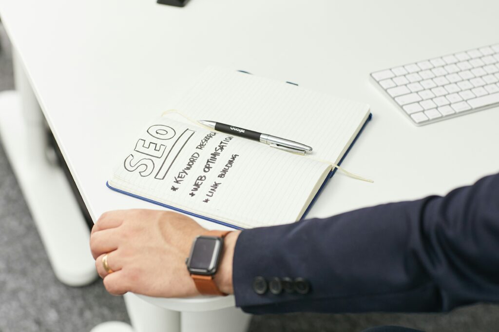 Kartik Ahuja Growth Marketing covering SEO, audience growth, digital marketing, branding strategies, and business development.